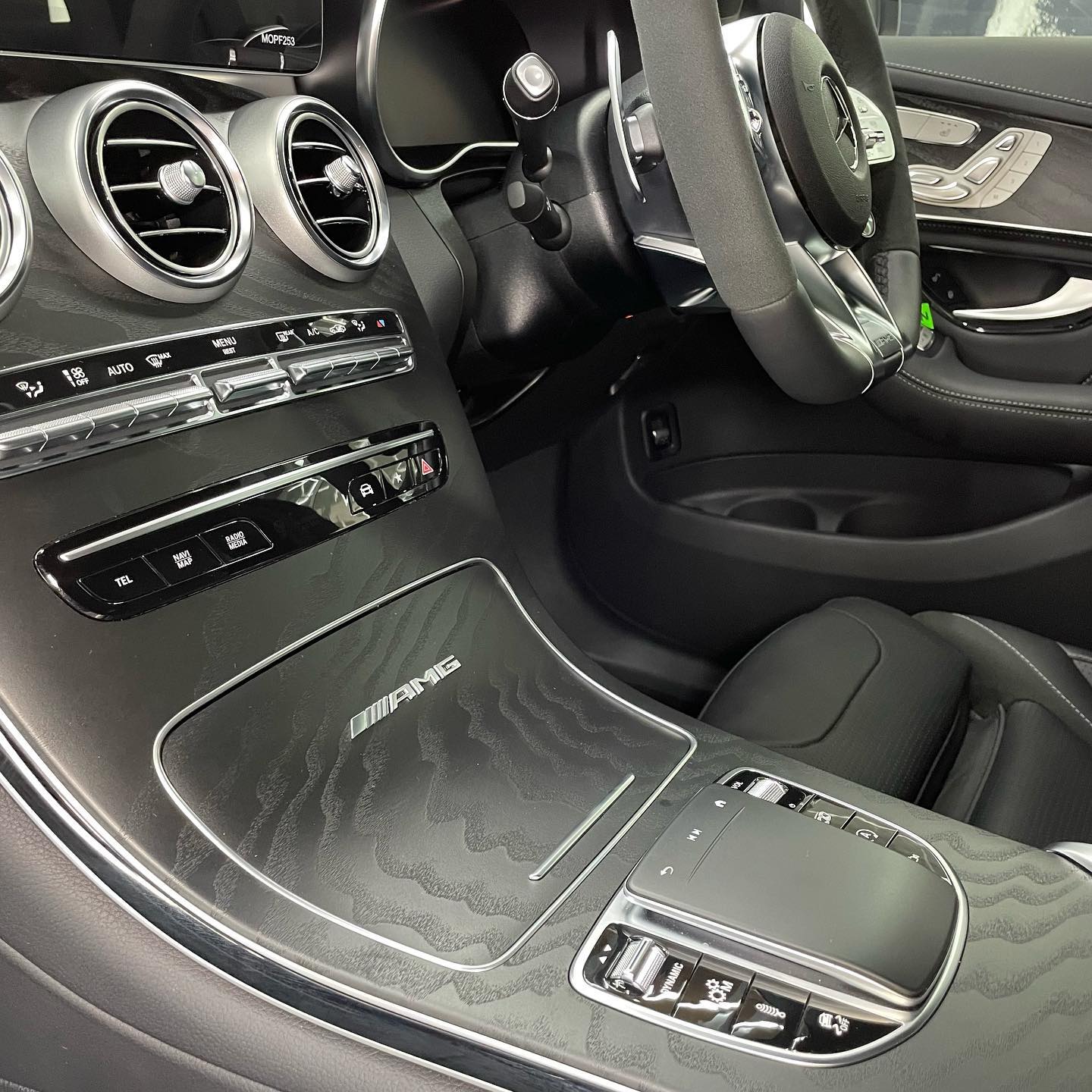 full car detailing in Logan